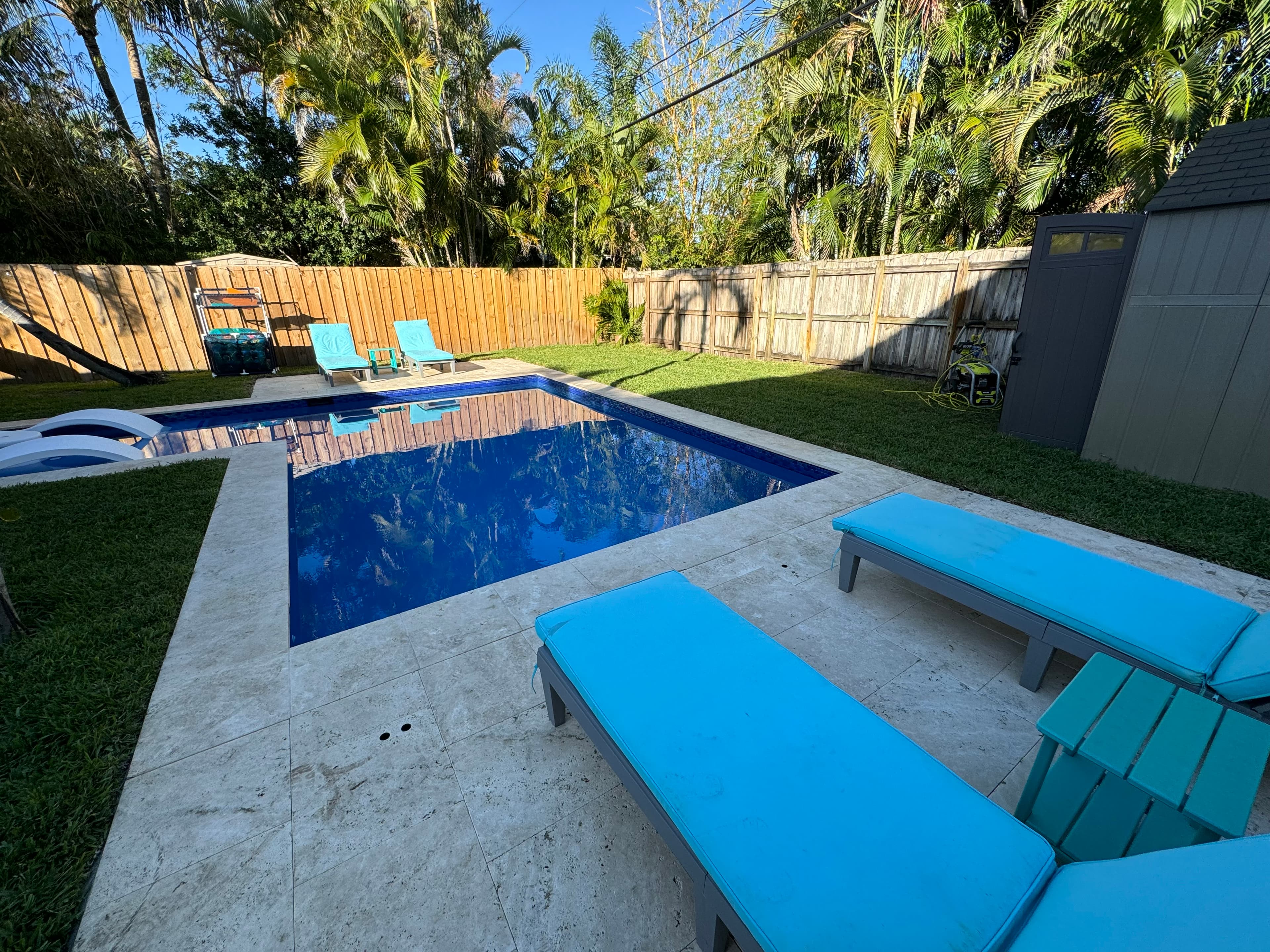 Turtle Nest - Bungalow with Private Backyard Oasis